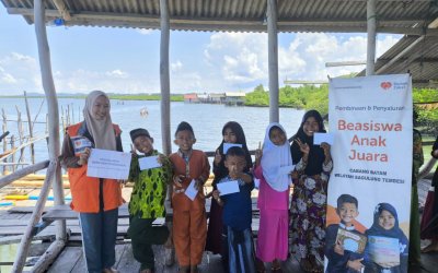 Rumah Zakat Adakan Pembinaan Anak Juara dan Penyaluran Beasiswa di Nongsa Kabil