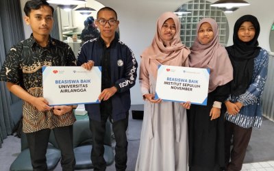 Paragon Corp Bersama Rumah Zakat Salurkan Bantuan Pendidikan untuk Mahasiswa ITS dan UNAIR