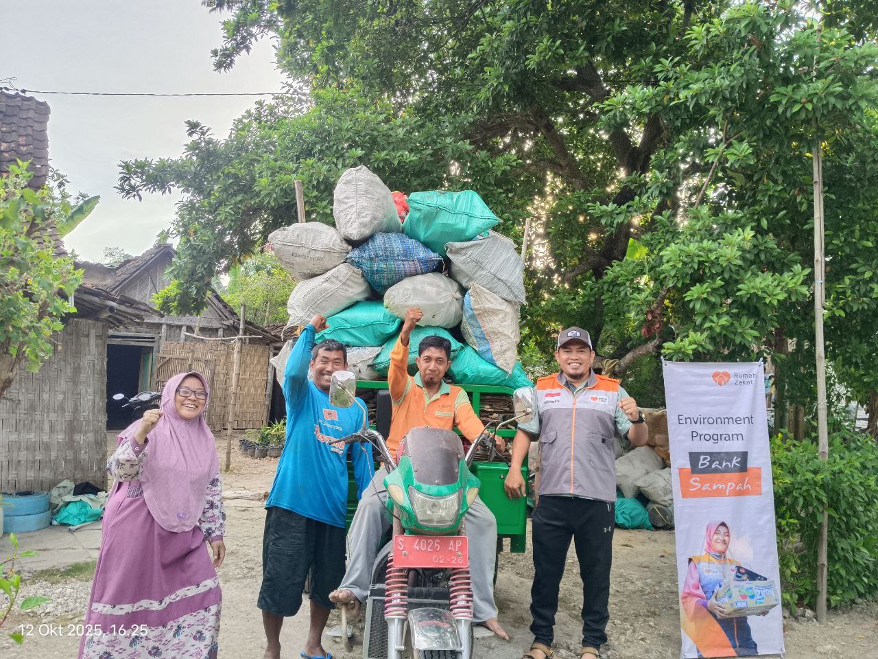 photo_2025-10-16_10-02-25 Relawan Rumah Zakat mendukung Program Satu Desa Satu Bank Sampah di Desa Kabalan Bojonegoro melalui Bank Sampah Rizquna