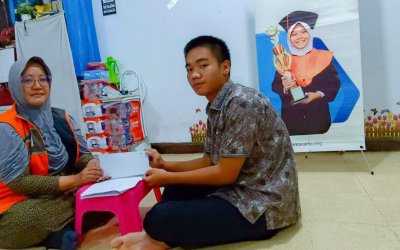 OK OCE Peduli Bersama Rumah Zakat Salurkan Beasiswa Pendidikan Anak Prasejahtera Jakarta Timur