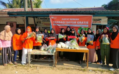 Posyandu Lansia Lestari Gelar Senam Sehat dan Berbagi Sayur