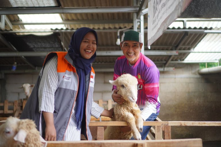 Pemberdayaan Peternak Kambing Rumah Zakat di Bojanegara Dorong Kemandirian Ekonomi Desa