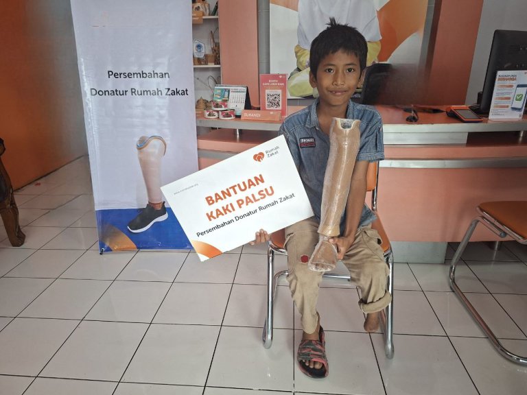 Rumah Zakat Wujudkan Harapan Jamal untuk Memiliki Kaki Palsu