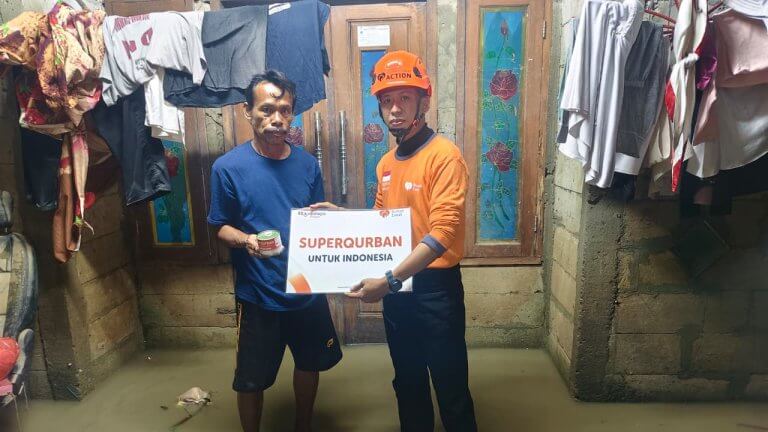 Rumah Zakat Action Salurkan Bantuan Untuk Warga Terdampak Banjir di Bekasi