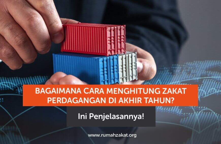 Ilustrasi pedagang muslim menghitung zakat perdagangan di akhir tahun dengan kalkulator dan buku catatan.