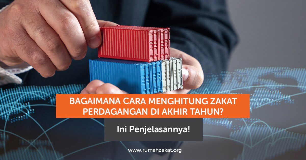 photo_2025-11-06_11-20-05 Ilustrasi pedagang muslim menghitung zakat perdagangan di akhir tahun dengan kalkulator dan buku catatan.