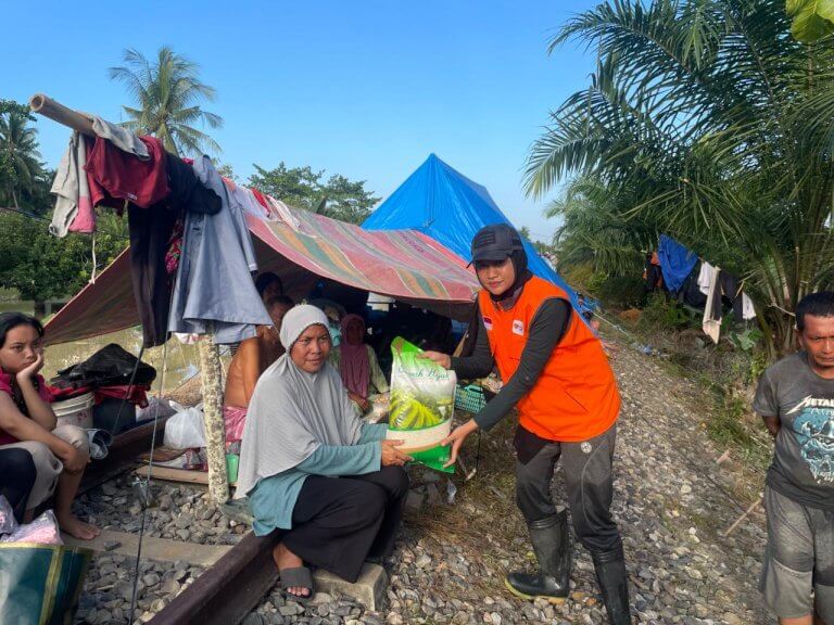 Rumah Zakat Salurkan Puluhan Ribu Bantuan untuk Korban Bencana di Pulau Sumatera