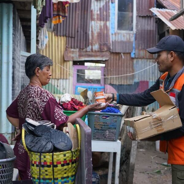 Rumah Zakat Salurkan 40 Kaleng Superqurban untuk…