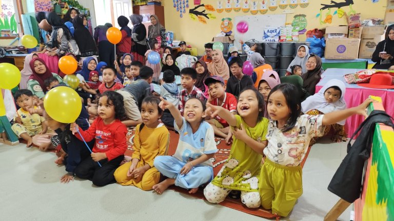 Membangun Hubungan Positif dan Sosial: Rumah Zakat Gelar Kegiatan Psikososial untuk 40 Anak di Tanah Datar