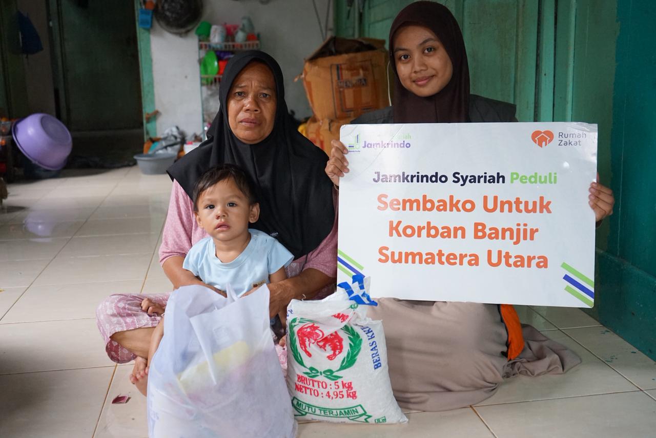 WhatsApp Image 2025-12-14 at 05.57.18 Jamkrindo Syariah bersama Rumah Zakat salurkan bantuan banjir Sibolga
