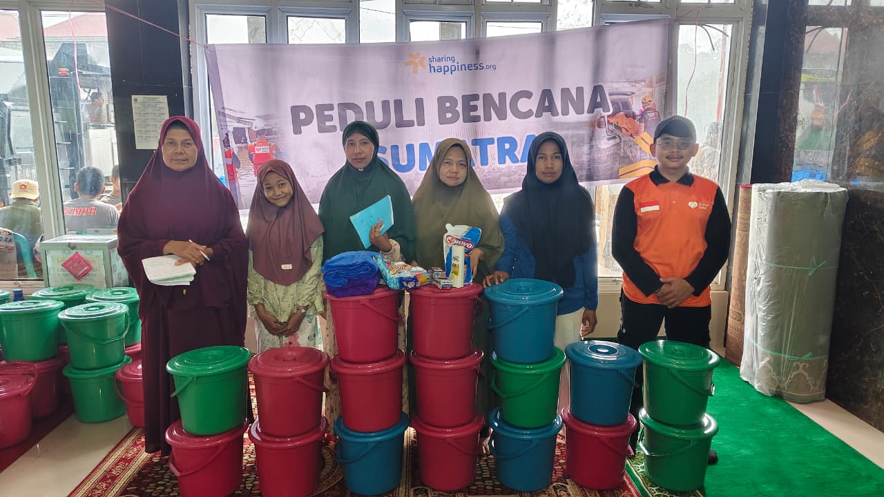 WhatsApp Image 2025-12-14 at 21.48.34 Bantuan warga Agam berupa hygiene kit disalurkan Sharing Happines melalui Rumah Zakat di Palembayan