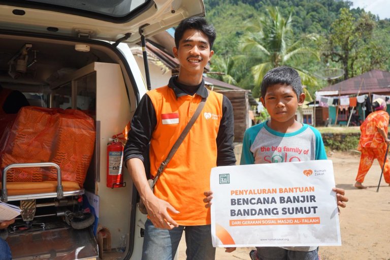 DKM Al-Falah Bersama Rumah Zakat  Hadir Bantu Warga Terdampak Banjir Tapanuli Tengah