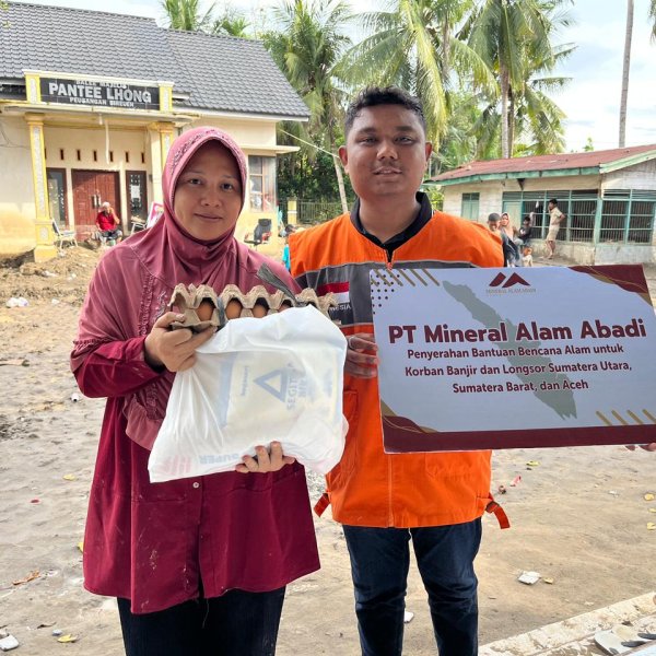 PT Mineral Alam Abadi bersama Rumah Zakat menyalurkan bantuan sembako kepada warga terdampak banjir di Gampong Pantee Lhong, Kabupaten Bireuen