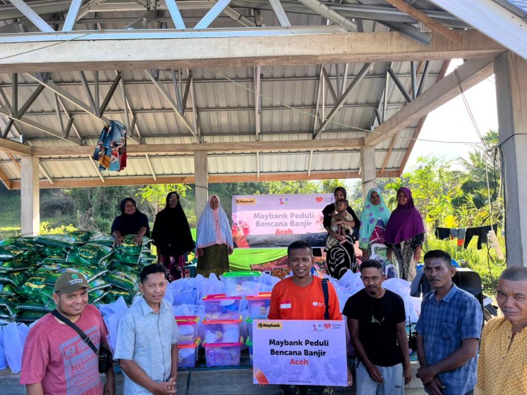 Maybank Bersama Rumah Zakat Berkolaborasi Bantu Korban Banjir Sumatera