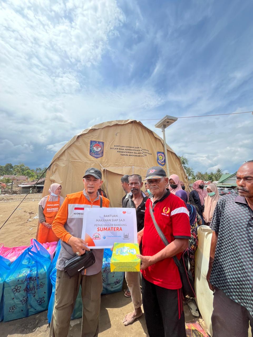 Penyaluran Bantuan Penyintas Banjir Sumatra