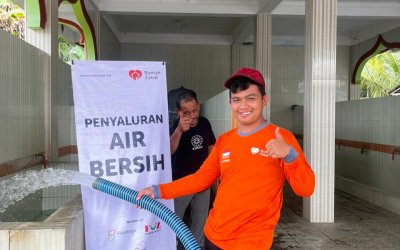 Rumah Zakat Salurkan 20.000 Liter Air Bersih untuk Warga Bireuen