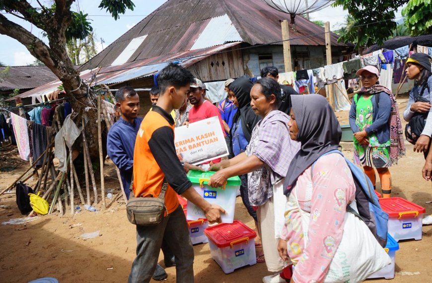 Rumah Zakat salurkan bantuan Hutaraja untuk warga terisolir terdampak banjir