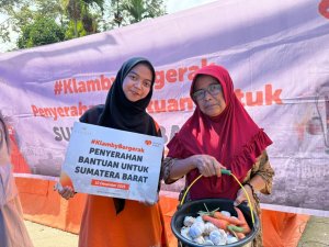 Dapur umum banjir Ujung Jorong Bancah oleh Klamby dan Rumah Zakat