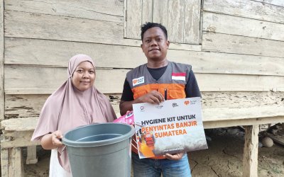 Bantuan Hygiene Kit Pasca Banjir Aceh Tamiang oleh BJB Syariah dan Rumah Zakat