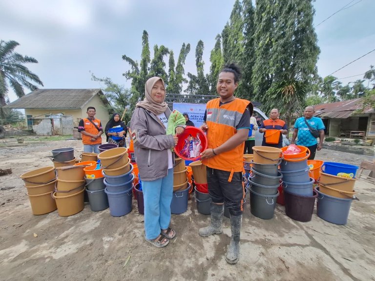 Paragon Corp Bersama Rumah Zakat Salurkan 157 Hygiene Kit untuk Penyintas Banjir Aceh Tamiang
