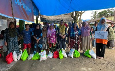 DKM Al Haqul Mubiin AHM bersama Rumah Zakat Menyalurkan Bantuan Sembako untuk Masyarakat Terdampak Banjir di Desa Aek Ngadol, Tapanuli Selatan