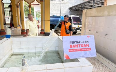 Penyaluran Air Bersih Rumah Zakat Kevin Luis Bong Bersama Rumah Zakat di Kecamatan Peusangan, Bireuen