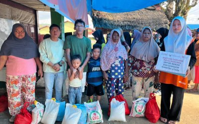 Astra Honda Motor Bersama Rumah Zakat Salurkan Bantuan Sembako untuk Warga Terdampak Banjir di Tapanuli Selatan