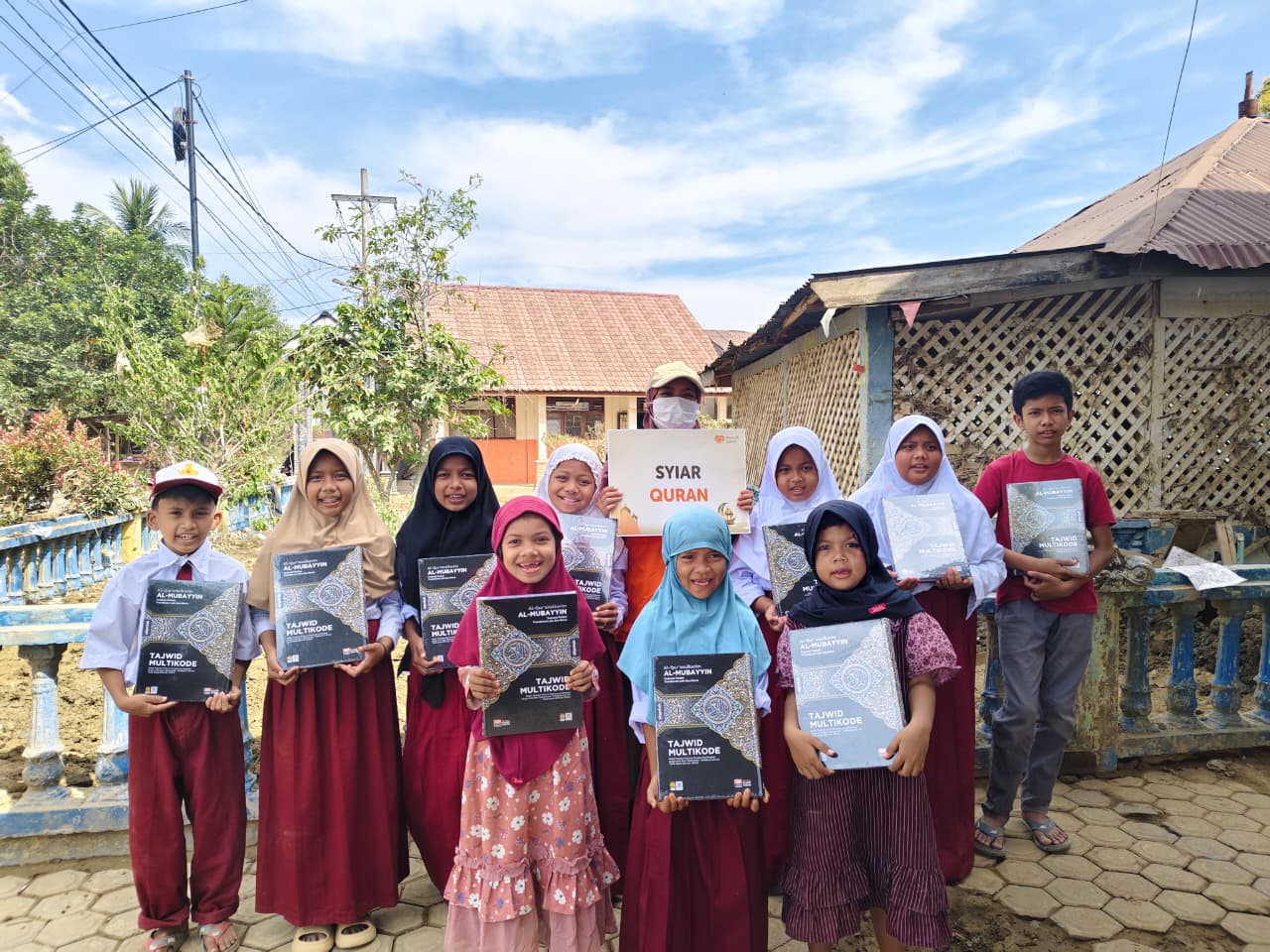 Program Syi’ar Qur’an Rumah Zakat Distribusikan Mushaf Al-Qur’an