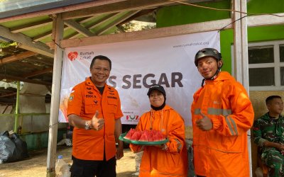 Relawan Rumah Zakat Bandung Respon Hari Kedua Bencana Longsor di Desa Pasirlangu