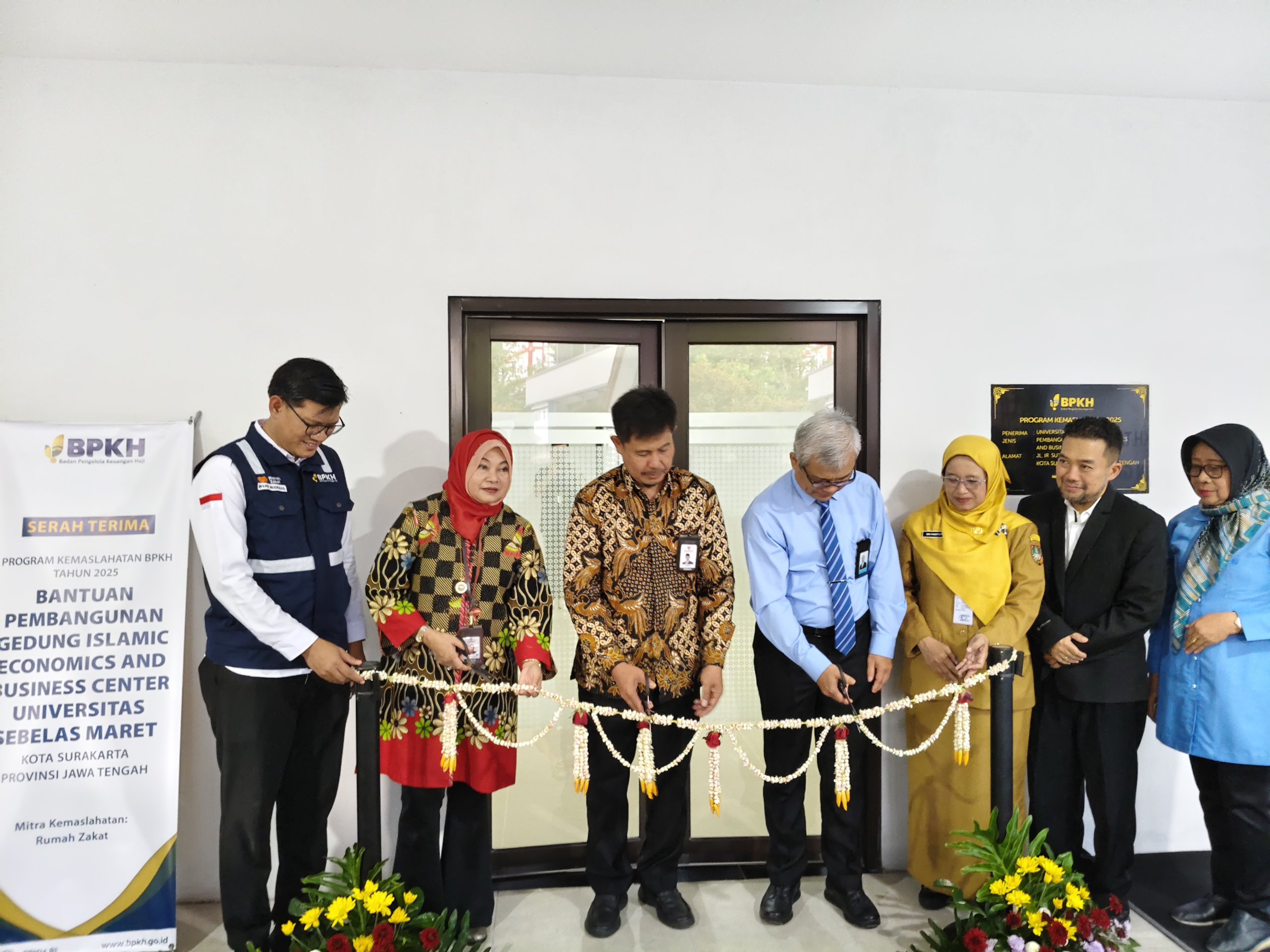 BPKH bersama Rumah Zakat Resmikan IEBC UNS