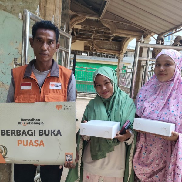 Penyaluran Berbuka Puasa Aceh Tamiang di Bukit Tempurung