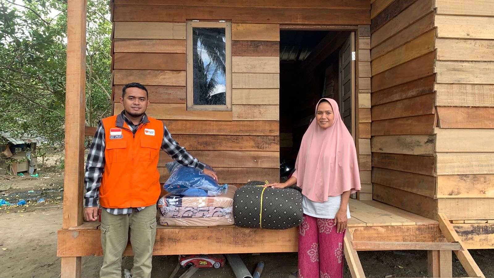 WhatsApp Image 2026-02-27 at 11.17.45 Bantuan perlengkapan tidur korban banjir bandang Aceh