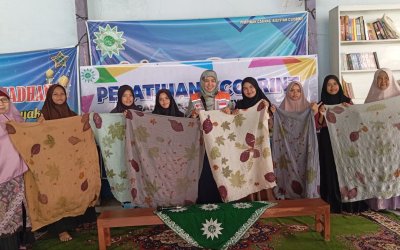 Rumah Vokasi Batik Srikandi Binaan Rumah Zakat Berikan Pelatihan Ecoprint untuk Anak Panti Asuhan Aisyiyah Kendal