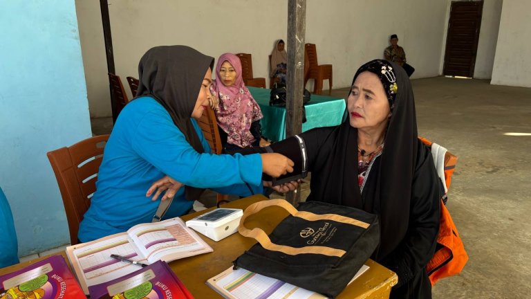 Pemeriksaan Kesehatan Lansia di Bayur Bersama Rumah Zakat Samarinda