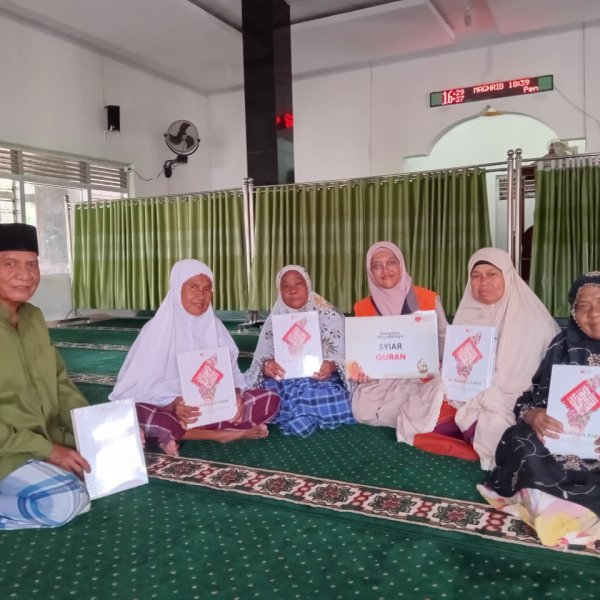 Syiar Quran Masjid Al Adami, 35 Alquran Disalurkan di Pulai Padang
