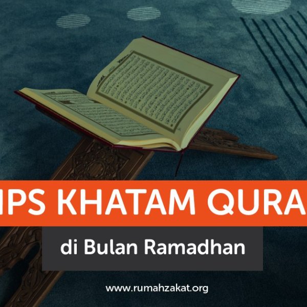 Tips khatam Quran di bulan Ramadhan menjadi topik yang banyak dicari setiap tahun. Ramadhan adalah bulan diturunkannya Al-Qur’an, sehingga memperbanyak tilawah menjadi salah satu amalan utama. Banyak umat Islam menargetkan khatam minimal satu kali selama sebulan penuh. Namun, tidak sedikit yang merasa kesulitan membagi waktu antara pekerjaan, keluarga, dan ibadah. Padahal, dengan strategi yang tepat, khatam Quran di bulan Ramadhan bukan hal yang mustahil. Kuncinya adalah perencanaan, konsistensi, dan niat yang kuat. 1. Tentukan Target Sejak Awal Ramadhan Langkah pertama dalam tips khatam Quran di bulan Ramadhan adalah menentukan target. Jika ingin khatam satu kali dalam 30 hari, maka Anda perlu membaca satu juz per hari. Satu juz rata-rata terdiri dari sekitar 20 halaman. Artinya, Anda cukup membaca 4 halaman setiap selesai salat fardhu. Dengan membaginya seperti ini, bacaan terasa ringan dan tidak menumpuk di akhir bulan. Jika memiliki waktu lebih, Anda bisa menargetkan dua kali khatam atau lebih. Namun, pastikan target tetap realistis agar tidak menjadi beban. 2. Manfaatkan Waktu Terbaik untuk Membaca Tidak semua waktu memiliki tingkat fokus yang sama. Karena itu, pilih waktu yang paling kondusif untuk membaca Al-Qur’an. Waktu setelah Subuh sering menjadi pilihan terbaik karena pikiran masih segar. Selain itu, waktu sebelum berbuka dan setelah Tarawih juga bisa dimanfaatkan. Dengan memanfaatkan waktu-waktu tersebut, Anda akan lebih mudah konsisten dan terhindar dari rasa malas. 3. Gunakan Metode Pembagian Halaman Agar lebih terstruktur, gunakan metode pembagian halaman. Misalnya, jika satu juz terdiri dari 20 halaman, bagi menjadi empat sesi masing-masing 5 halaman. Metode ini membantu Anda mengontrol progres harian. Selain itu, membaca dalam porsi kecil membuat aktivitas lebih ringan dan tidak terasa melelahkan. Jika suatu hari terlewat, segera ganti di hari berikutnya agar target tetap tercapai. 4. Kurangi Aktivitas yang Kurang Bermanfaat Tips khatam Quran di bulan Ramadhan berikutnya adalah mengurangi waktu untuk aktivitas yang tidak produktif. Coba evaluasi penggunaan media sosial, tontonan, atau kegiatan yang tidak terlalu penting. Alihkan sebagian waktu tersebut untuk membaca Al-Qur’an. Bahkan 15 hingga 20 menit tambahan setiap hari bisa sangat membantu menyelesaikan target khatam. Ramadhan hanya datang setahun sekali, sehingga sayang jika waktu berlalu tanpa dimanfaatkan secara maksimal. 5. Baca dengan Pemahaman, Bukan Sekadar Target Meskipun memiliki target khatam, usahakan tetap membaca dengan tartil dan memahami maknanya. Jangan sampai terlalu fokus mengejar jumlah halaman hingga melupakan kualitas bacaan. Jika memungkinkan, sertakan terjemahan atau tafsir singkat agar hati lebih tersentuh. Membaca dengan pemahaman akan membuat interaksi dengan Al-Qur’an lebih bermakna. Dengan begitu, khatam bukan hanya sekadar selesai membaca, tetapi juga menjadi sarana memperbaiki diri. 6. Ajak Keluarga atau Teman Membuat kelompok kecil untuk tilawah bersama bisa meningkatkan semangat. Anda bisa saling mengingatkan progres harian atau membuat target bersama. Jika satu keluarga membagi juz, misalnya masing-masing satu juz per hari, maka satu kali khatam bisa selesai hanya dalam sehari secara kolektif. Cara ini juga mempererat kebersamaan dan menumbuhkan suasana ibadah di rumah. 7. Gunakan Mushaf atau Aplikasi Digital Saat ini tersedia berbagai aplikasi Al-Qur’an digital yang memudahkan pemantauan bacaan. Anda bisa membaca melalui ponsel saat berada di perjalanan atau waktu luang. Namun, tetap jaga adab membaca Al-Qur’an meskipun melalui perangkat digital. Pastikan membaca dalam keadaan suci dan penuh penghormatan. Teknologi seharusnya membantu, bukan mengalihkan fokus. 8. Jaga Konsistensi, Jangan Menunda Menunda bacaan hanya akan membuat target menumpuk. Karena itu, biasakan membaca sesuai jadwal harian. Konsistensi lebih penting daripada membaca dalam jumlah besar tetapi tidak rutin. Sedikit demi sedikit, lama-lama akan menjadi banyak. Jika ada hari yang terasa berat, minimal tetap membaca meskipun tidak sebanyak biasanya. Hal ini menjaga ritme agar tidak terputus. Kesimpulan Tips khatam Quran di bulan Ramadhan sebenarnya sederhana, yaitu membuat target yang jelas, membagi waktu secara teratur, dan menjaga konsistensi. Dengan membaca satu juz per hari, target khatam satu kali selama Ramadhan sangat mungkin tercapai. Selain mengejar jumlah, jangan lupakan kualitas bacaan dan pemahaman makna. Ramadhan adalah bulan Al-Qur’an, sehingga momen ini sebaiknya dimanfaatkan untuk lebih dekat dengan kitab suci. Semoga Ramadhan kali ini menjadi kesempatan terbaik untuk khatam Al-Qur’an, memperbanyak amal, dan meningkatkan ketakwaan kepada Allah SWT.