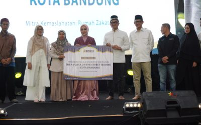 Berbagi di Bulan Ramadhan, BPKH Bersama Rumah Zakat Salurkan 1.000 Paket Buka Puasa di BUBOS Bandung