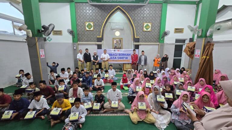 Distribusikan 5.000 Paket Berbuka Puasa, PT Sriboga Flour Mills Bersama Rumah Zakat Tebar Kebaikan di Jateng dan DIY