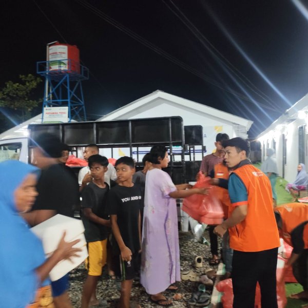Rumah Zakat Berbagi 550 Paket Sahur Untuk…