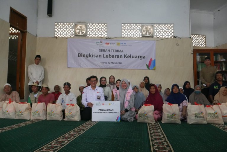 Jelang Idul Fitri, PLN Indonesia Power dan Rumah Zakat Berbagi 133 Bingkisan Lebaran untuk Warga Lansia dan Dhuafa