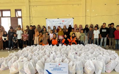 PT Paragon Technology and Innovation (ParagonCorp) Bersama Rumah Zakat Salurkan Kado Lebaran Untuk Yatim di Aceh Utara