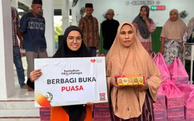 Rumah Zakat Hadirkan Kebahagiaan Lewat 500 Paket Buka Puasa untuk Warga Paya Bunyoet Bireuen