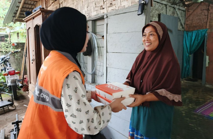 Berbagi Buka Puasa: Rumah Zakat Salurkan 150 Paket di Langkapura