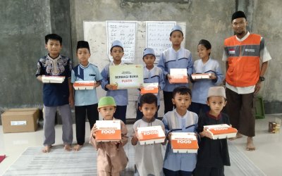 Sediakan Buka Puasa untuk Santri, Rumah Zakat Hadirkan Kebersamaan di Rumah Qur’an Tazkia Cirebon