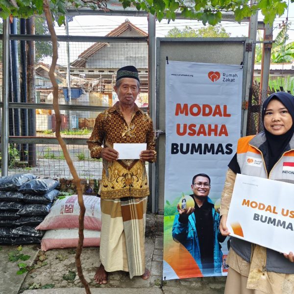 Rumah Zakat salurkan bantuan modal BUMMas di Indramayu untuk dorong usaha masyarakat dan tingkatkan ekonomi warga.