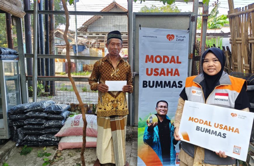Rumah Zakat salurkan bantuan modal BUMMas di Indramayu untuk dorong usaha masyarakat dan tingkatkan ekonomi warga.