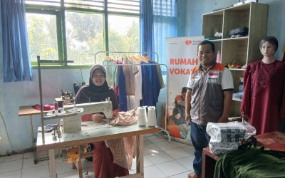 Tingkatkan Keterampilan Warga, Rumah Vokasi Binaan Rumah Zakat Gelar Pelatihan Menjahit Jelang Lebaran di Serang