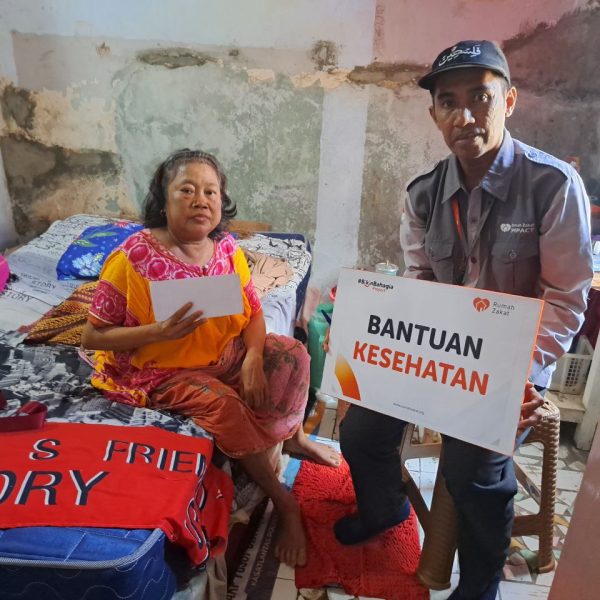 Rumah Zakat salurkan bantuan kesehatan untuk lansia dan dhuafa di Cilegon guna meringankan biaya pengobatan.