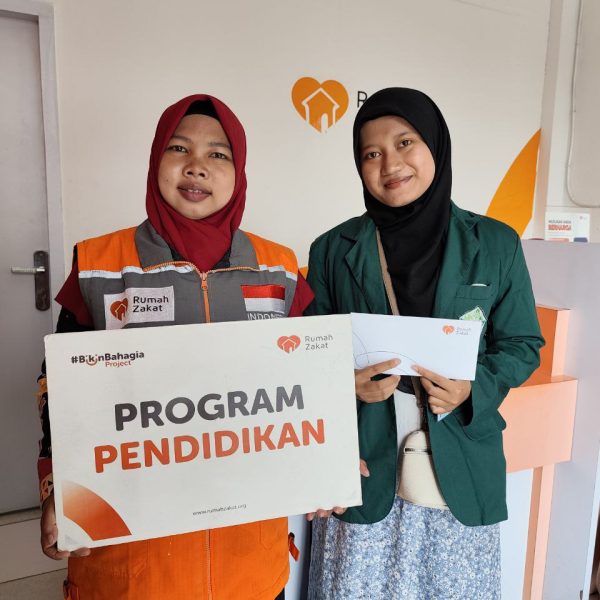 Rumah Zakat salurkan bantuan pendidikan untuk mahasiswa di Lampung guna dukung kelancaran studi dan prestasi.