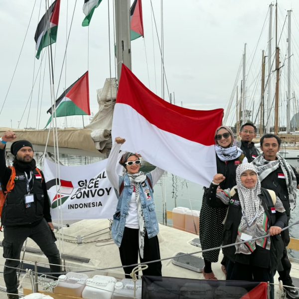 Global Sumud Flotilla 2026 berlayar dari Barcelona ke Gaza, diikuti 1.000 aktivis termasuk delegasi Indonesia.